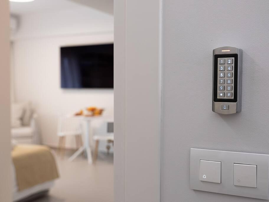 Iris Luxury Apartment At The Heraklion Center Экстерьер фото